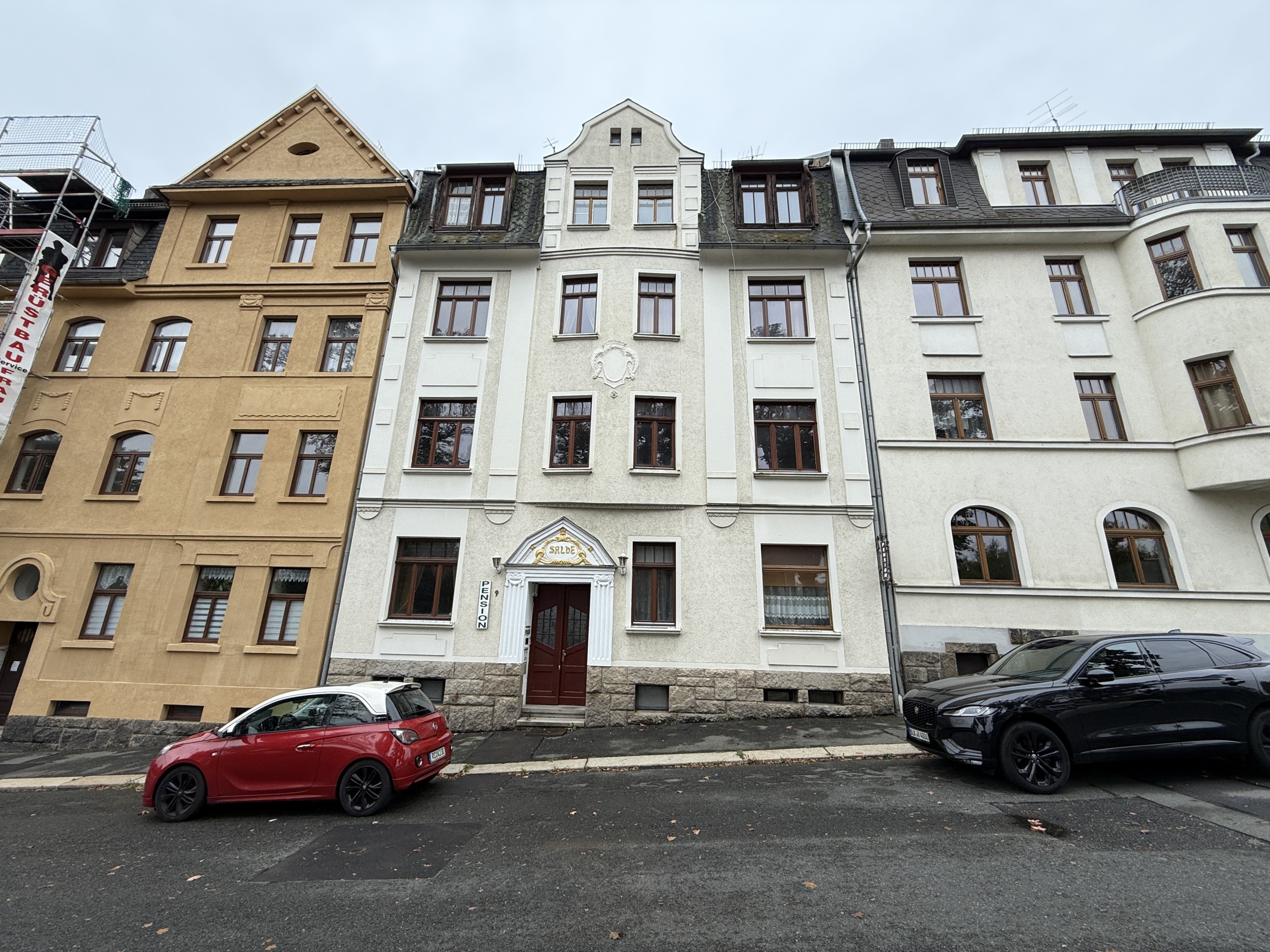 Mehrfamilienhaus, ehemalige Pension mit attraktiven Schnitt